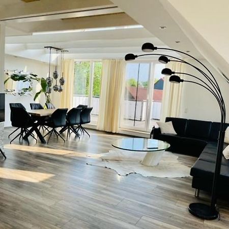 Apartment 160Qm 5 Schlafzimmer 1 Wohnzimmer Terrasse Und Balkon Вільгельмсгафен Екстер'єр фото