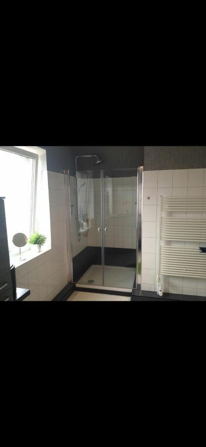 Apartment 160Qm 5 Schlafzimmer 1 Wohnzimmer Terrasse Und Balkon Вільгельмсгафен Екстер'єр фото