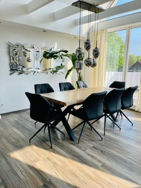 Apartment 160Qm 5 Schlafzimmer 1 Wohnzimmer Terrasse Und Balkon Вільгельмсгафен Екстер'єр фото